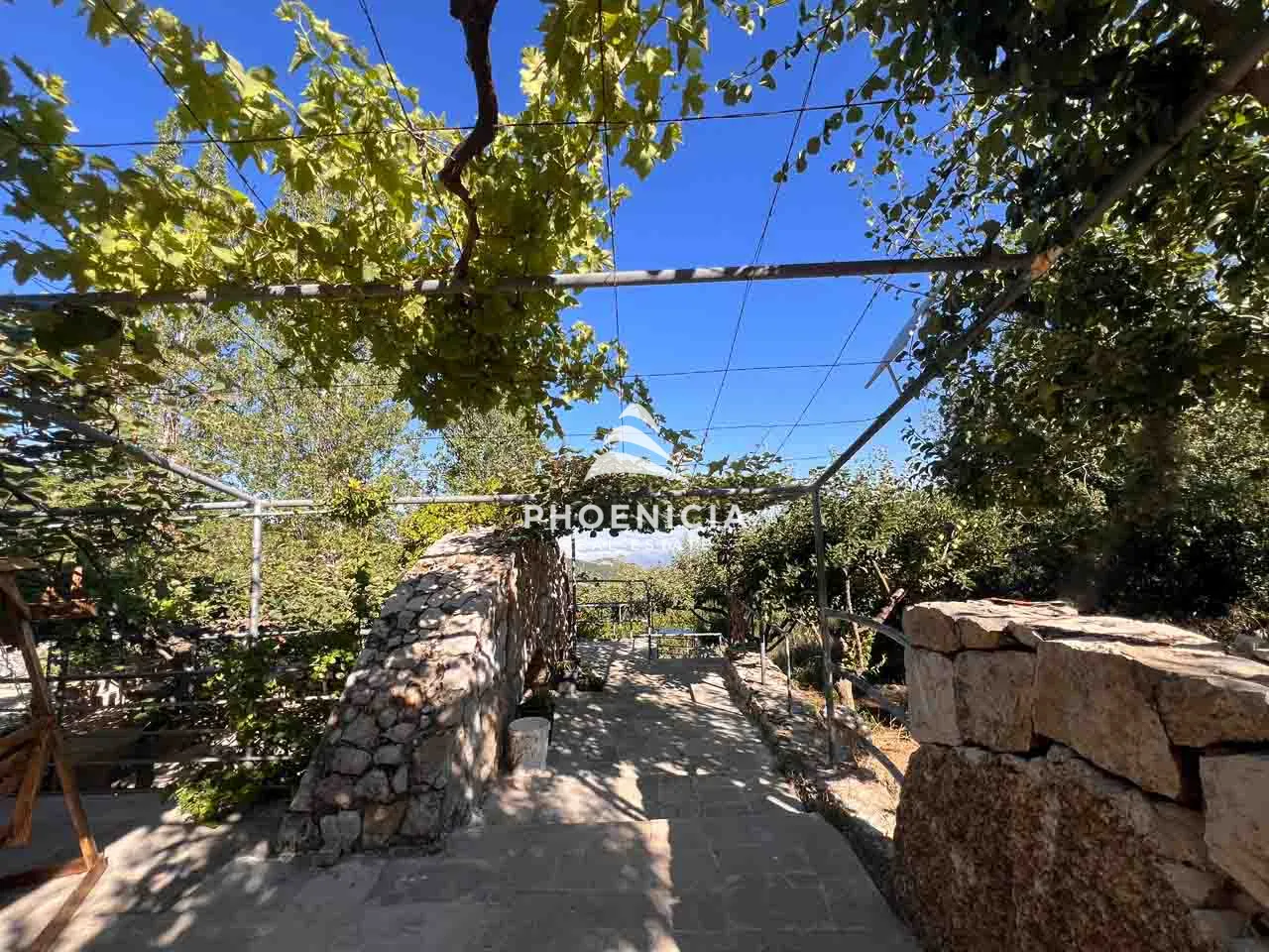 Restaurant for rent in Annaya, Lebanon