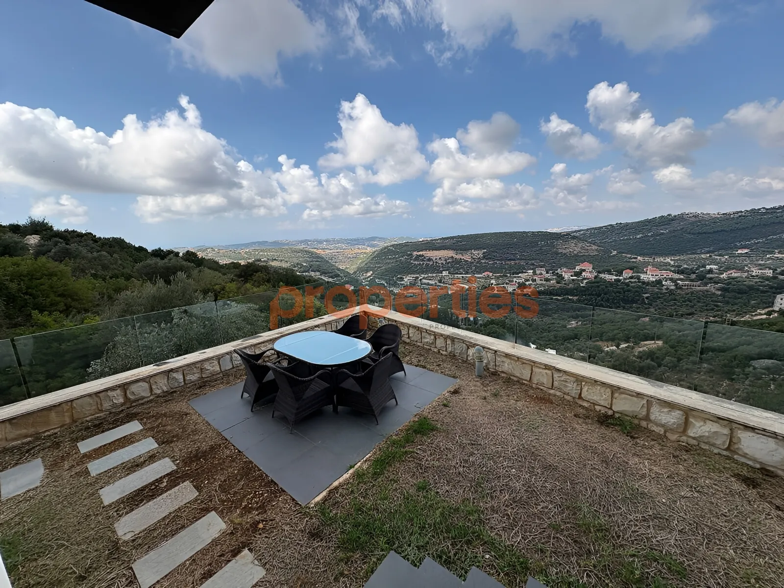Villa for Sale in Chabtine