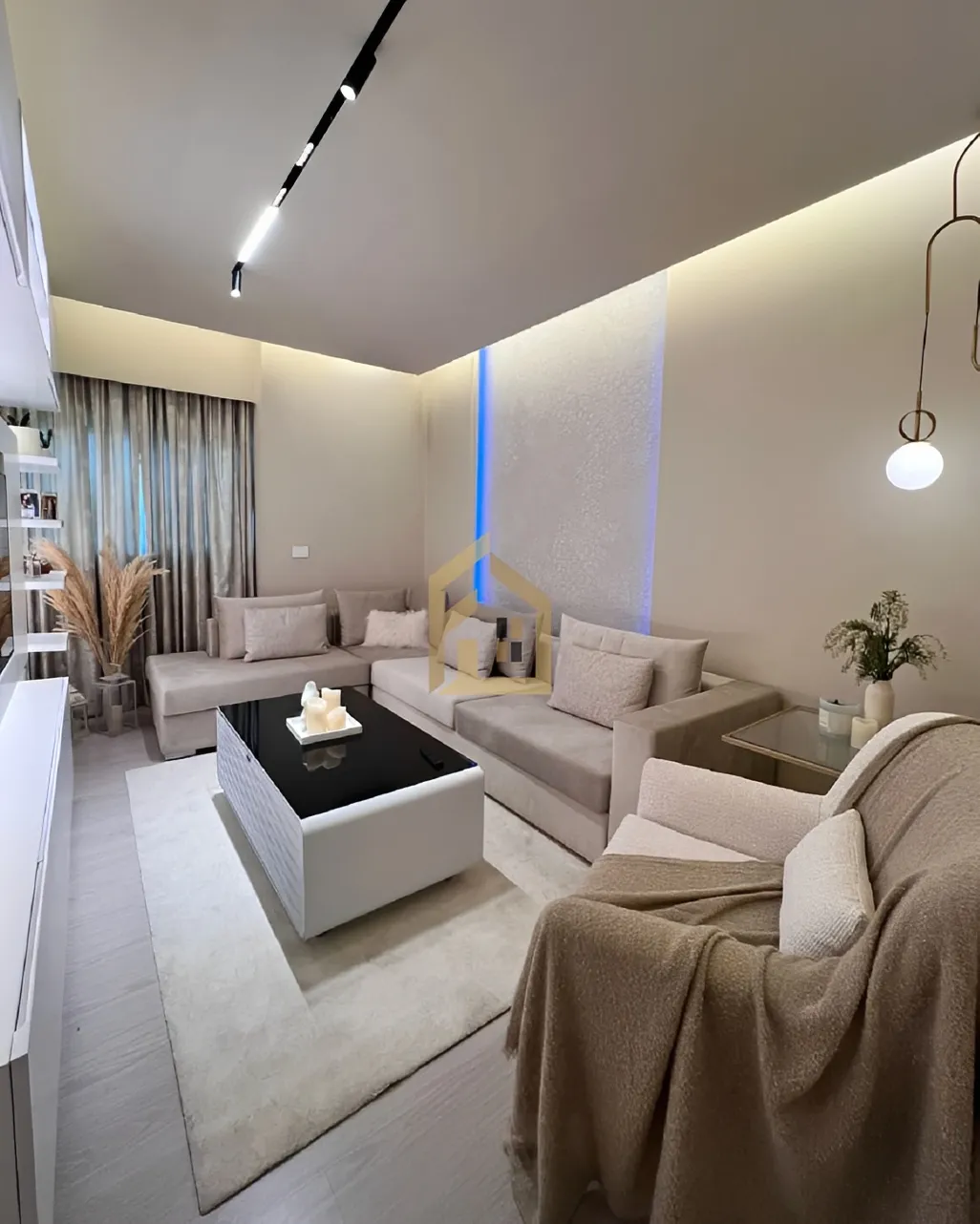 Apartment for sale in Mazraa, Bayrut, Lebanon - 3 bed, 2 bath