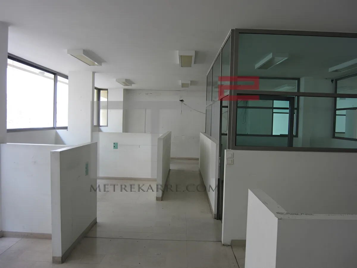 Office for rent in Nasra
