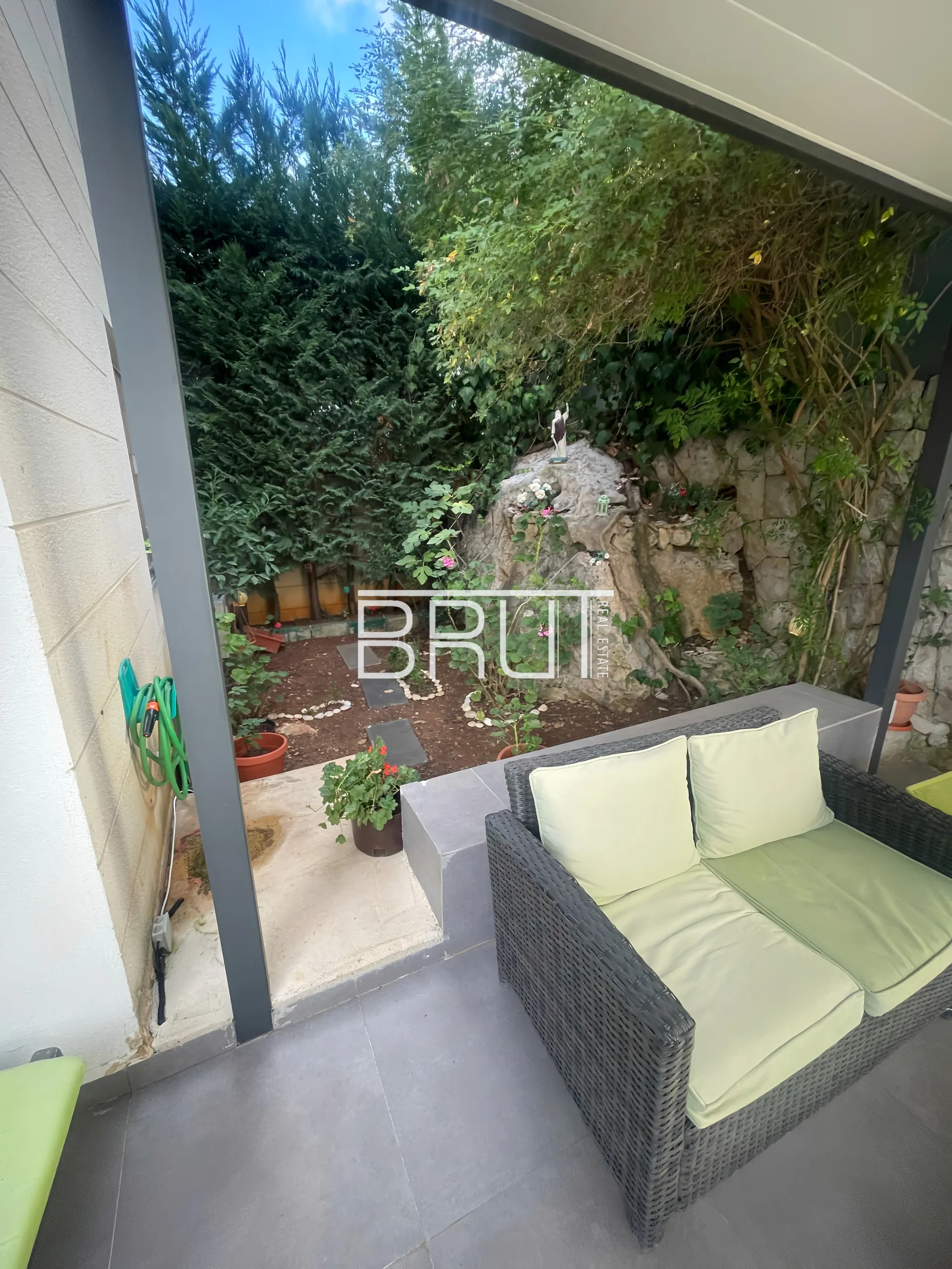 Apartment for Sale in Ballouneh