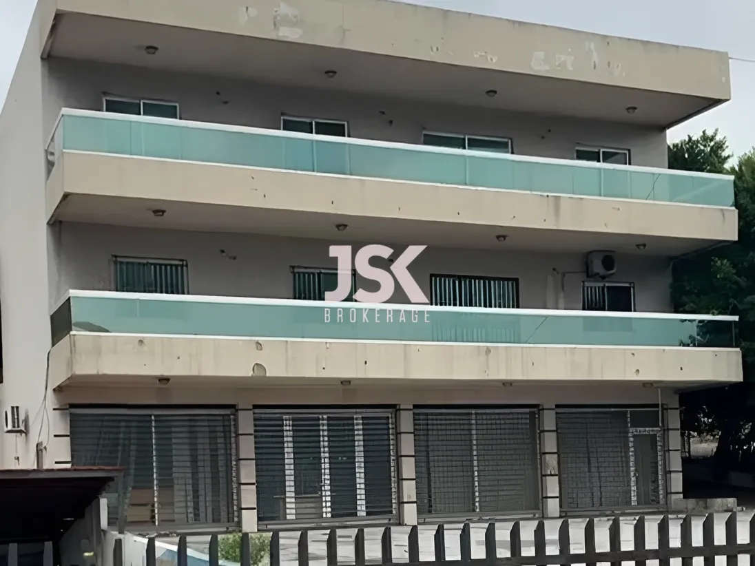 Building for Sale in Halat
