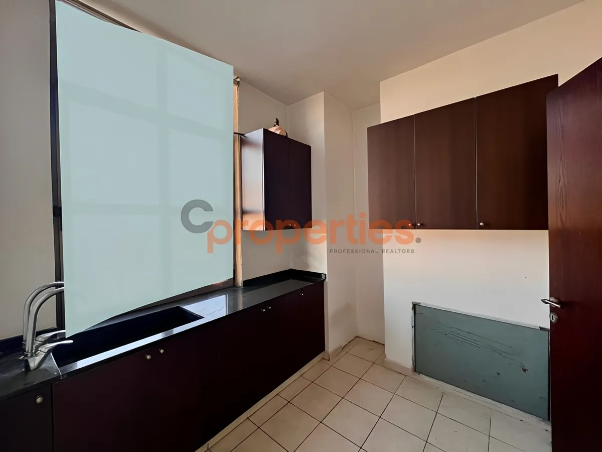 Office for rent in Dekwaneh