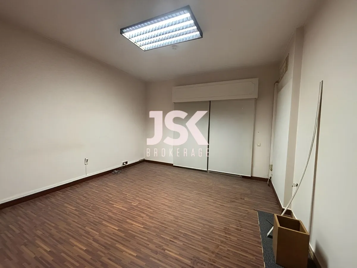 Office for rent in Badaro