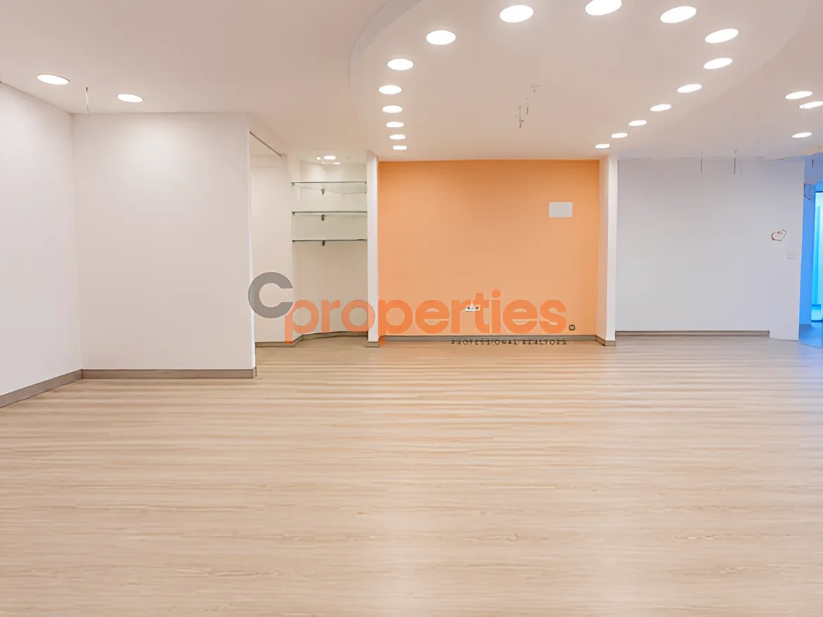 Shop for rent in Ramleh Al Bayda, Beirut, Lebanon