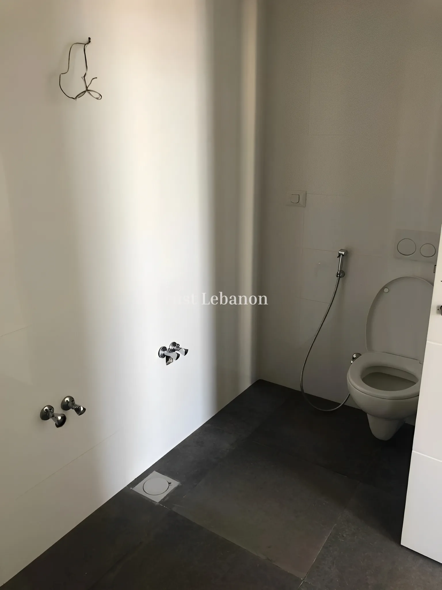 Apartment for sale in Ras Beirut, Beirut, Lebanon - 3 bed, 2 bath