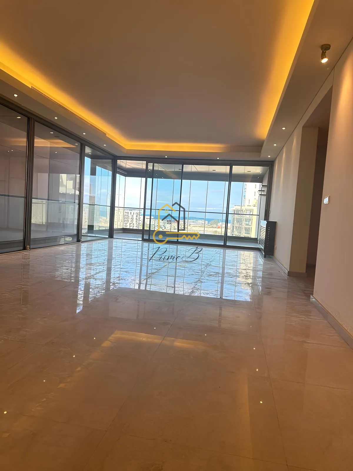 شقة in Saifi village, بيروت، لبنان - 3 bed, 4.0 bath