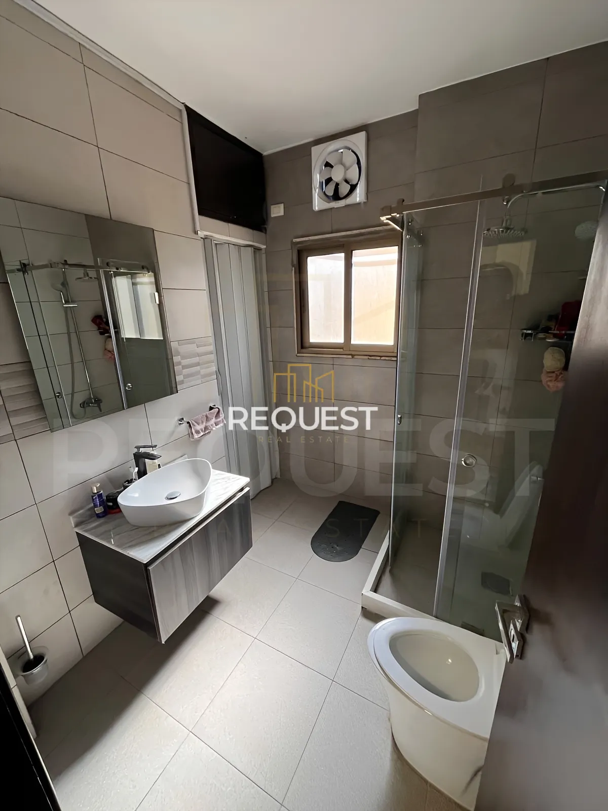 Apartment for rent in Ramlet el baida, beirut, lebanon