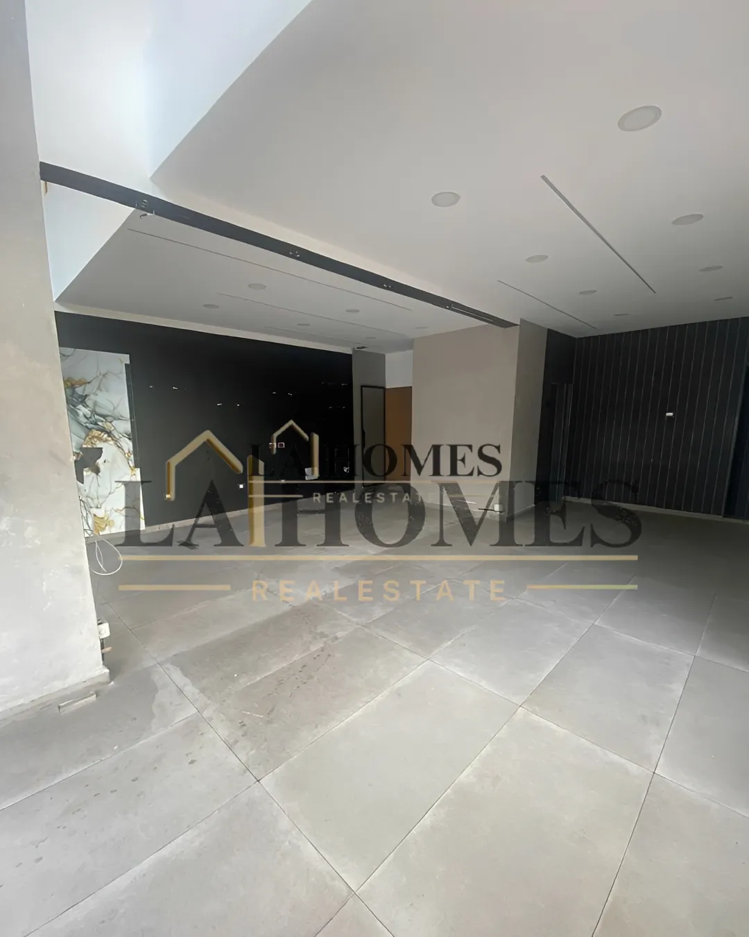 Shop for rent in Zouk Mosbeh