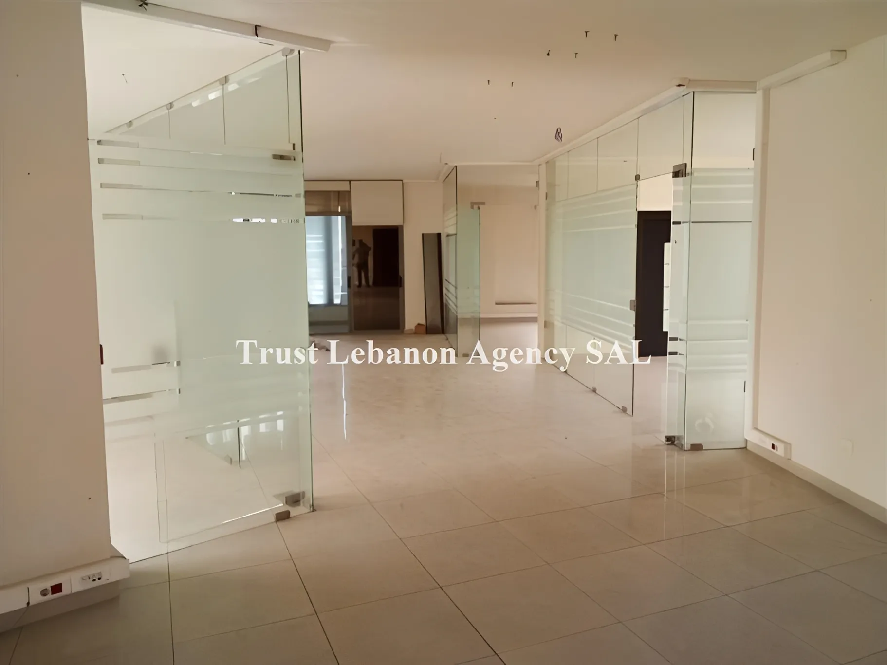 Office for rent in Metn, Dekweneh