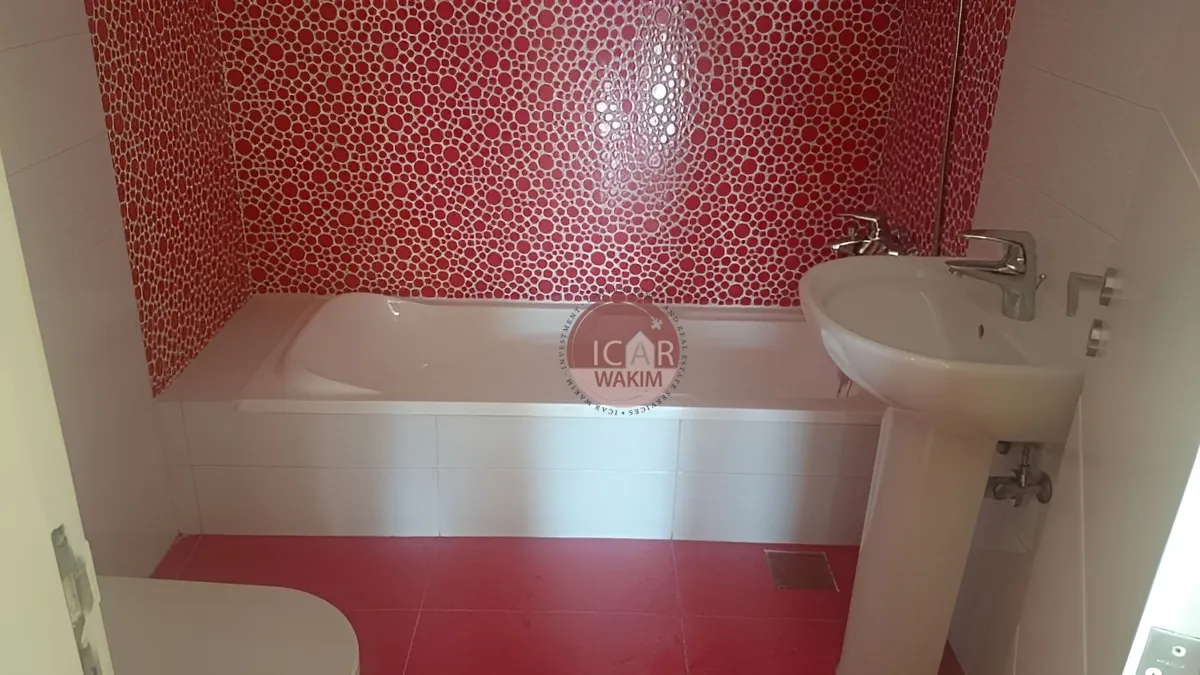 Apartment for Sale in Mansourieh - 2 bed, 4 bath
