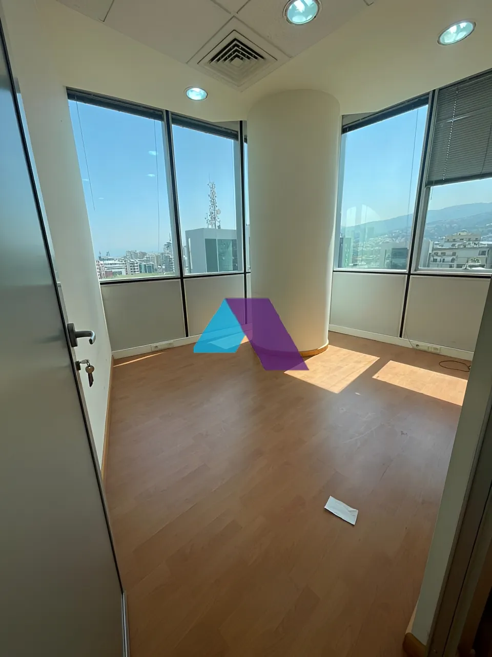 Office for rent in Sin El Fil
