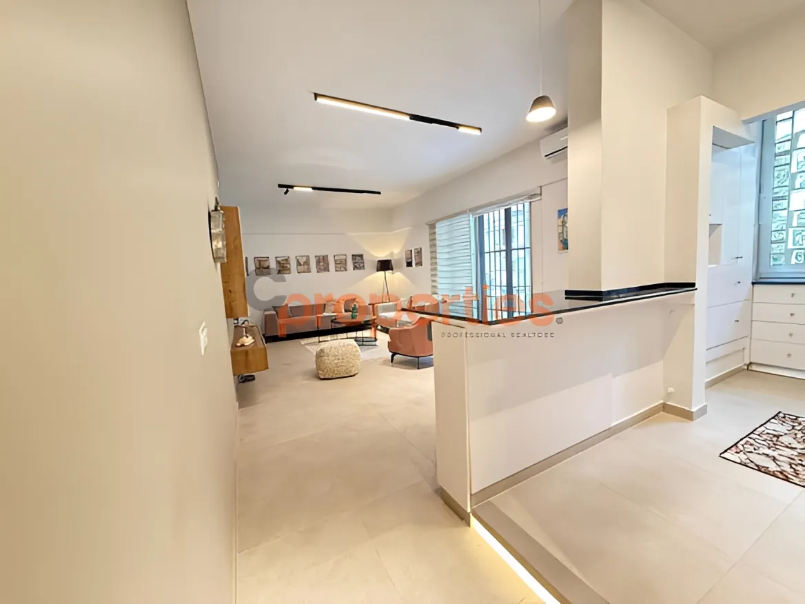 Apartment for Rent in Achrafieh - 2 bed, 3 bath