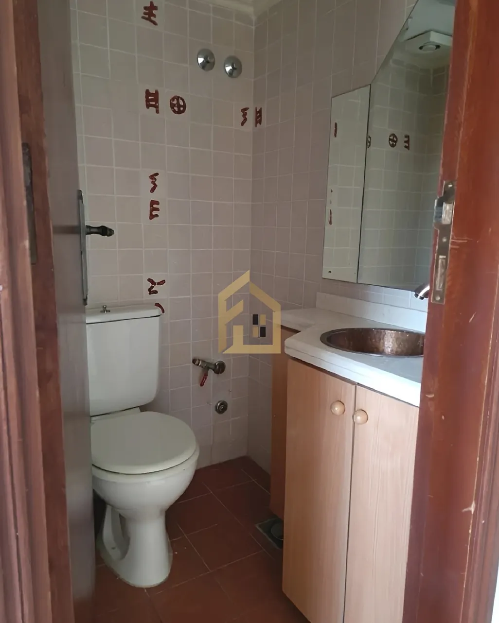 Clinic for rent in Ballouneh, Lebanon