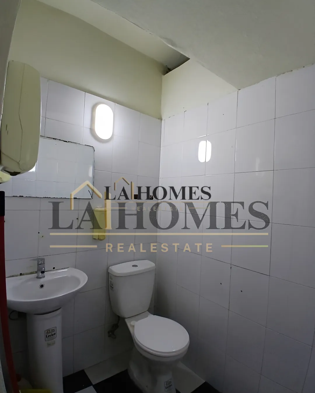 Shop for rent in Zouk Mosbeh