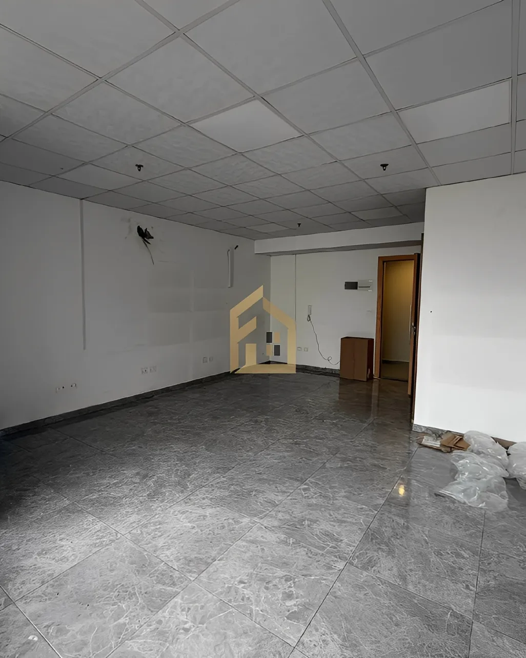 Office for rent in Mar Elias, Beirut