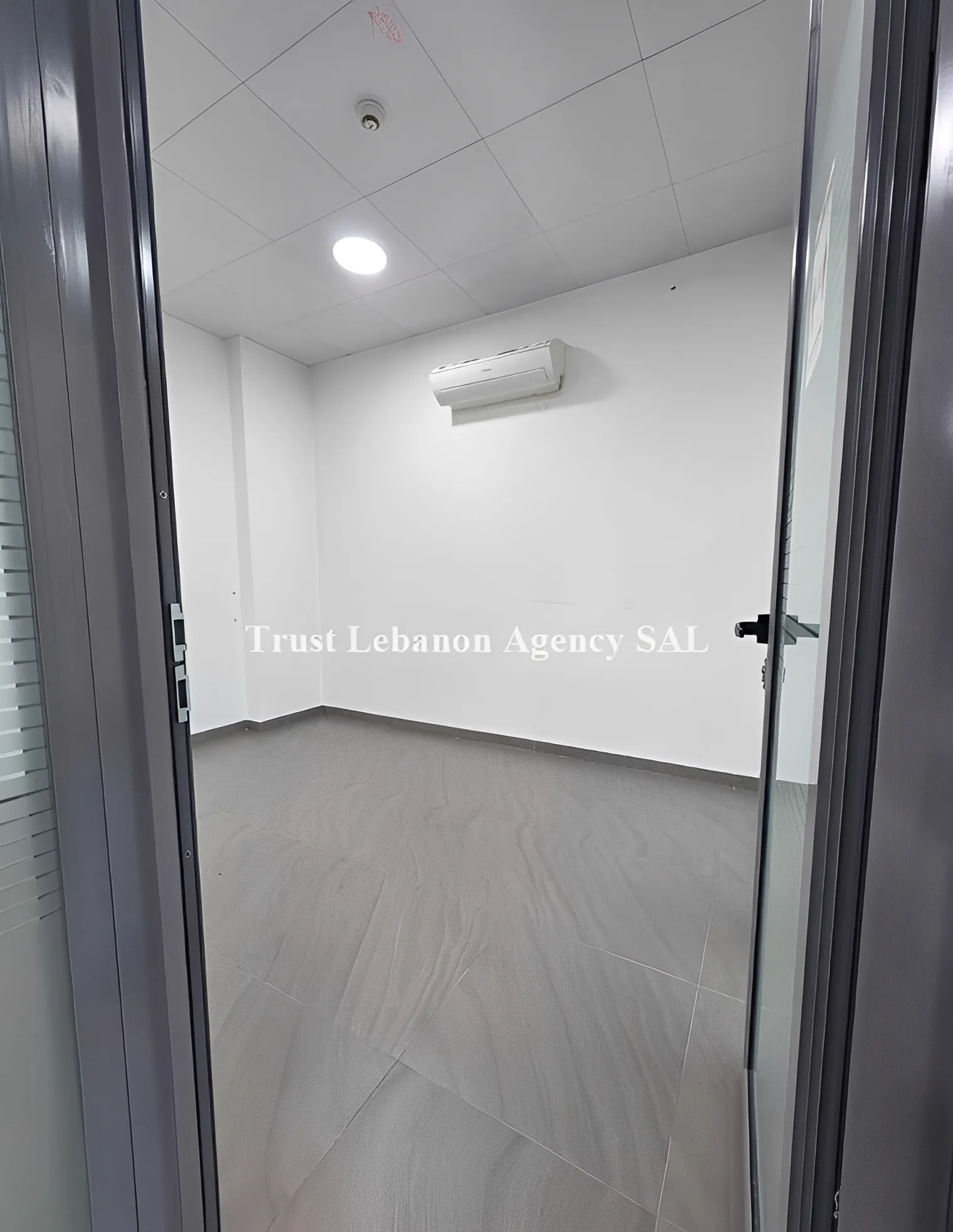 Office for rent in Metn, Horsh Tabet