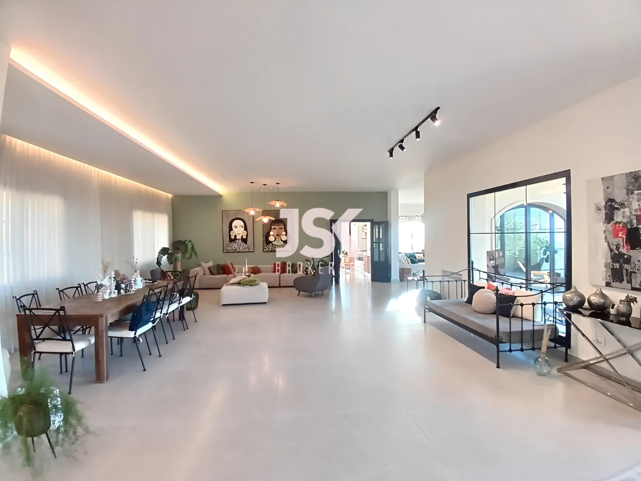 Villa for Sale in Roumieh