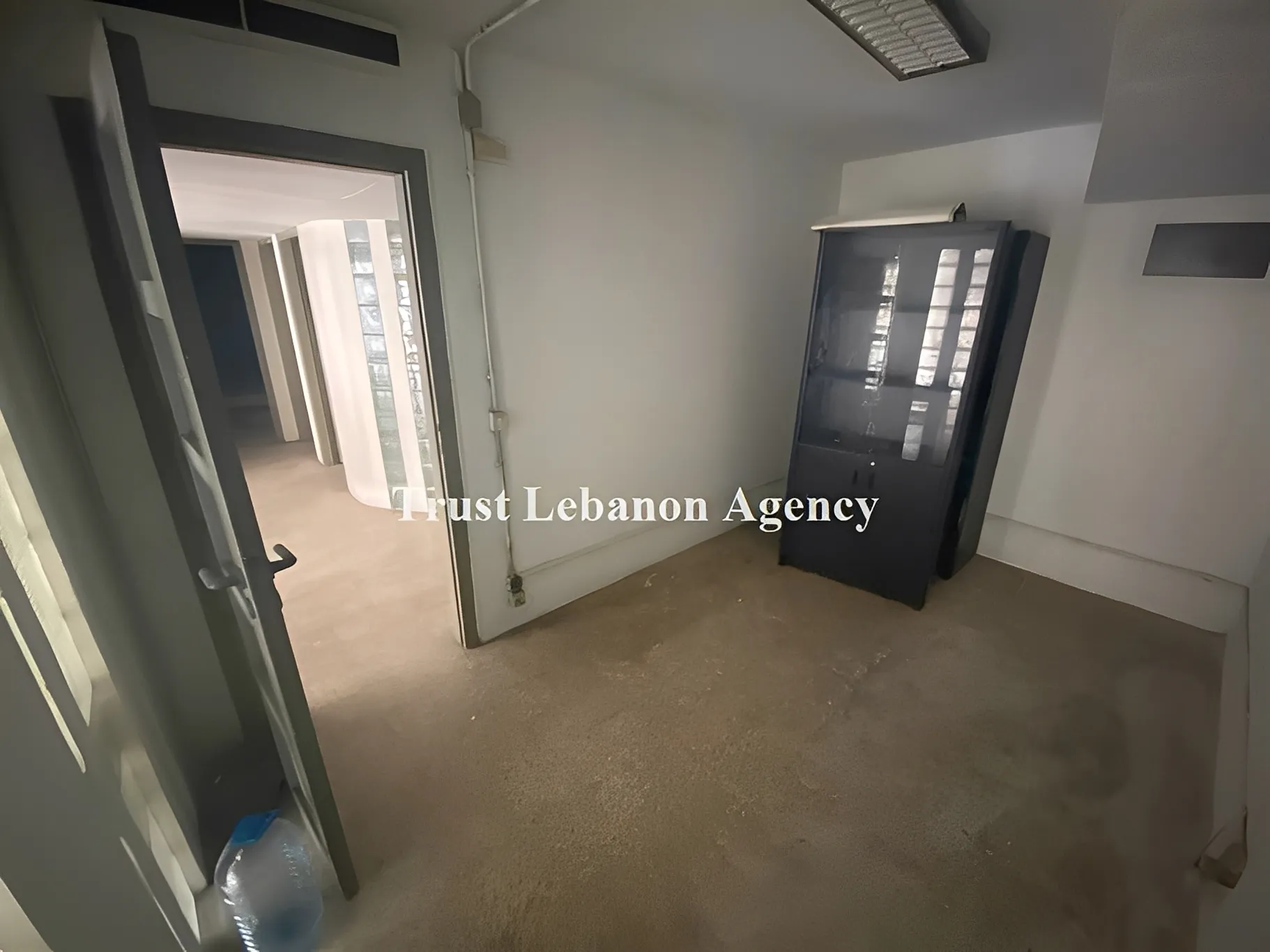 Shop for sale in Metn, Nahr El Mott