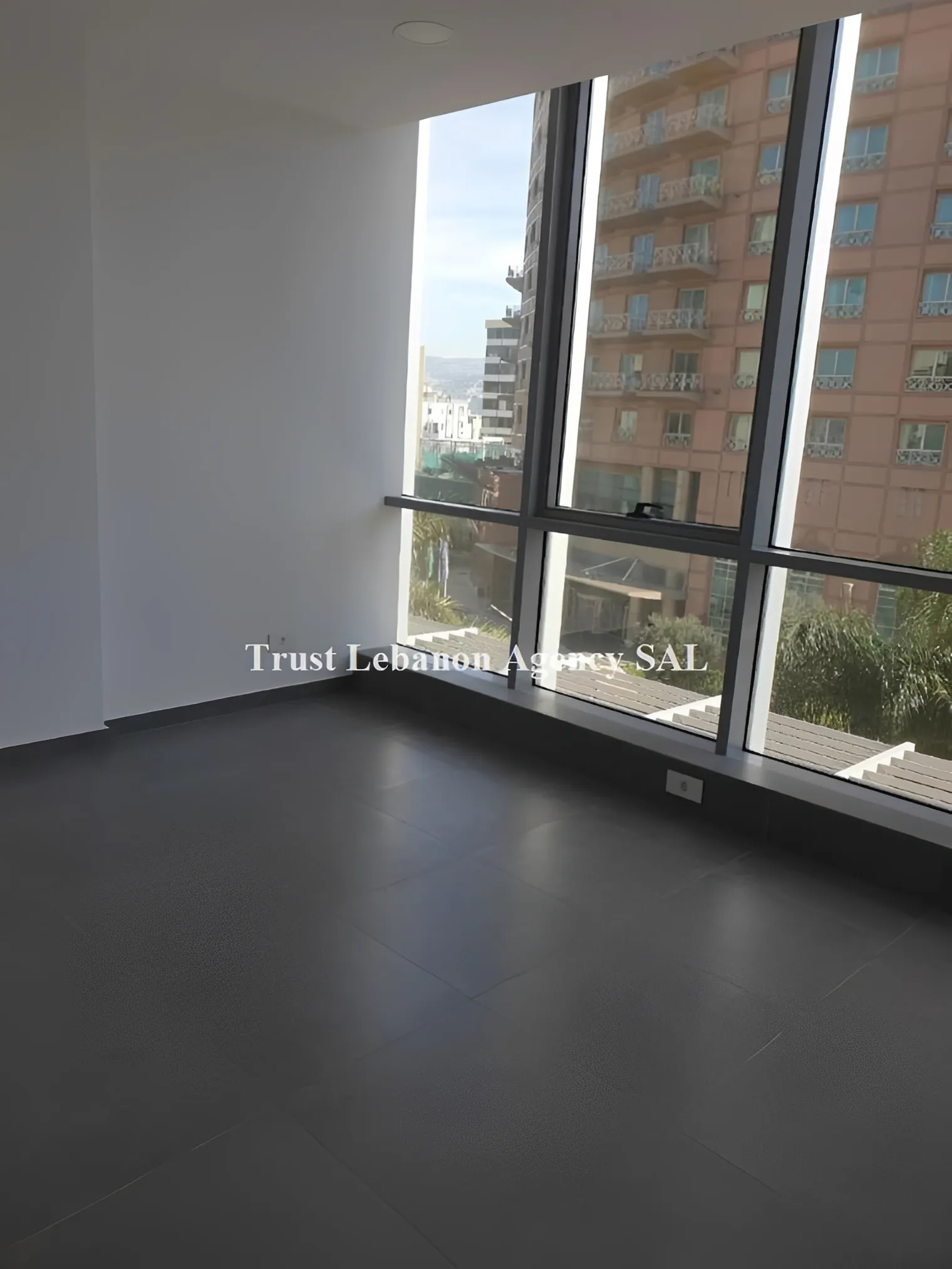 Office for sale in Metn, Horsh Tabet