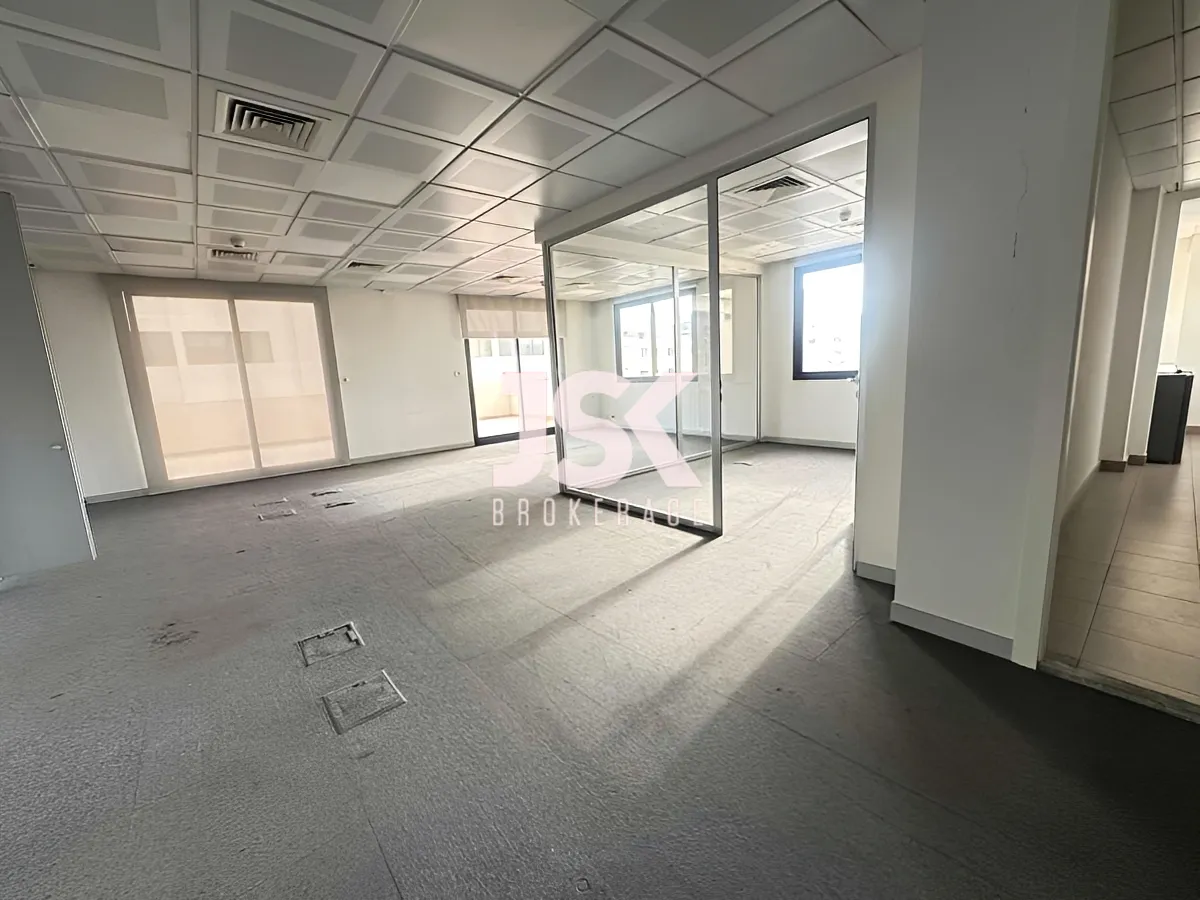 Office for rent in Daoura