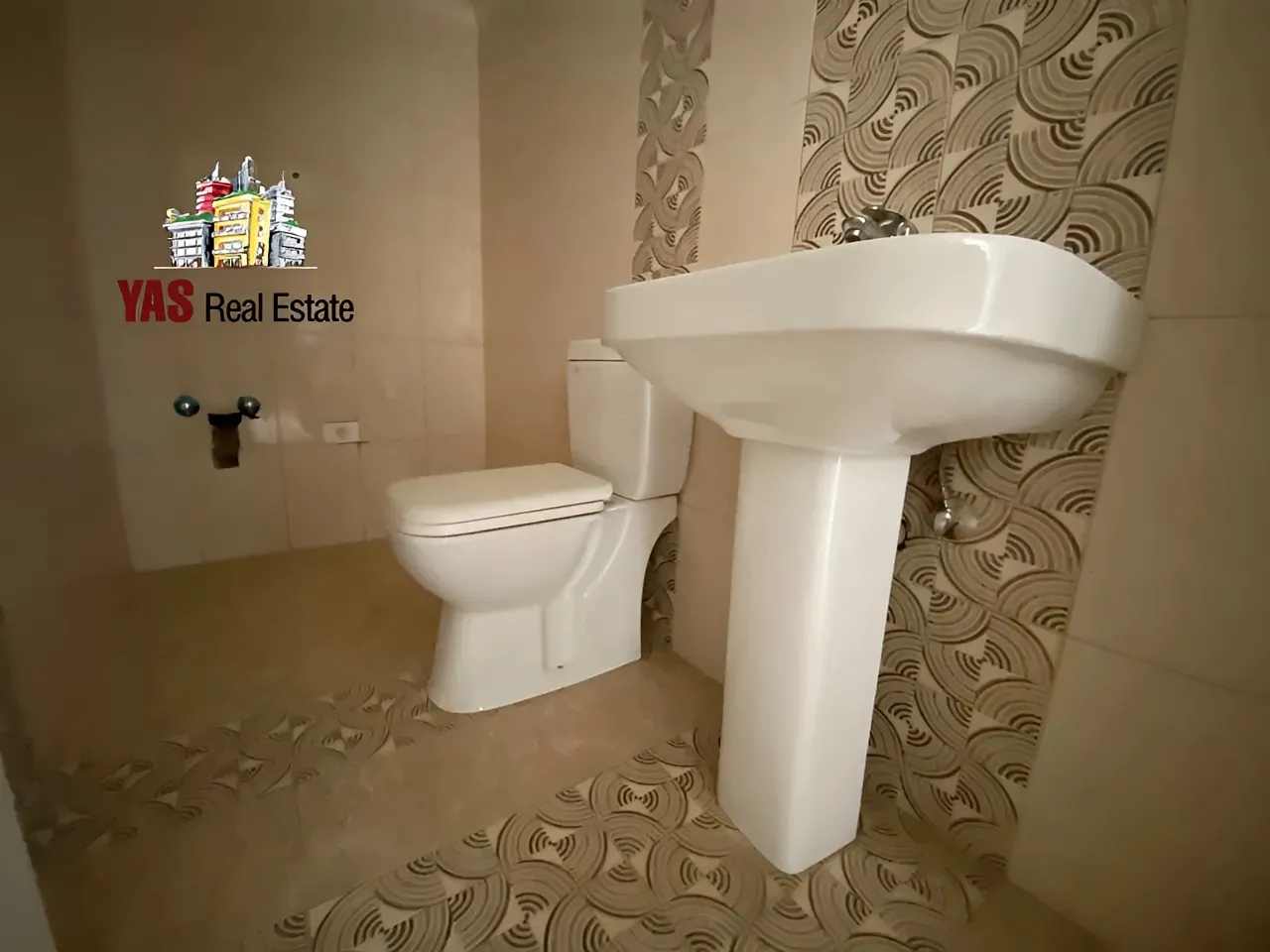 Apartment for Sale in Ballouneh - 2 bed, 2 bath