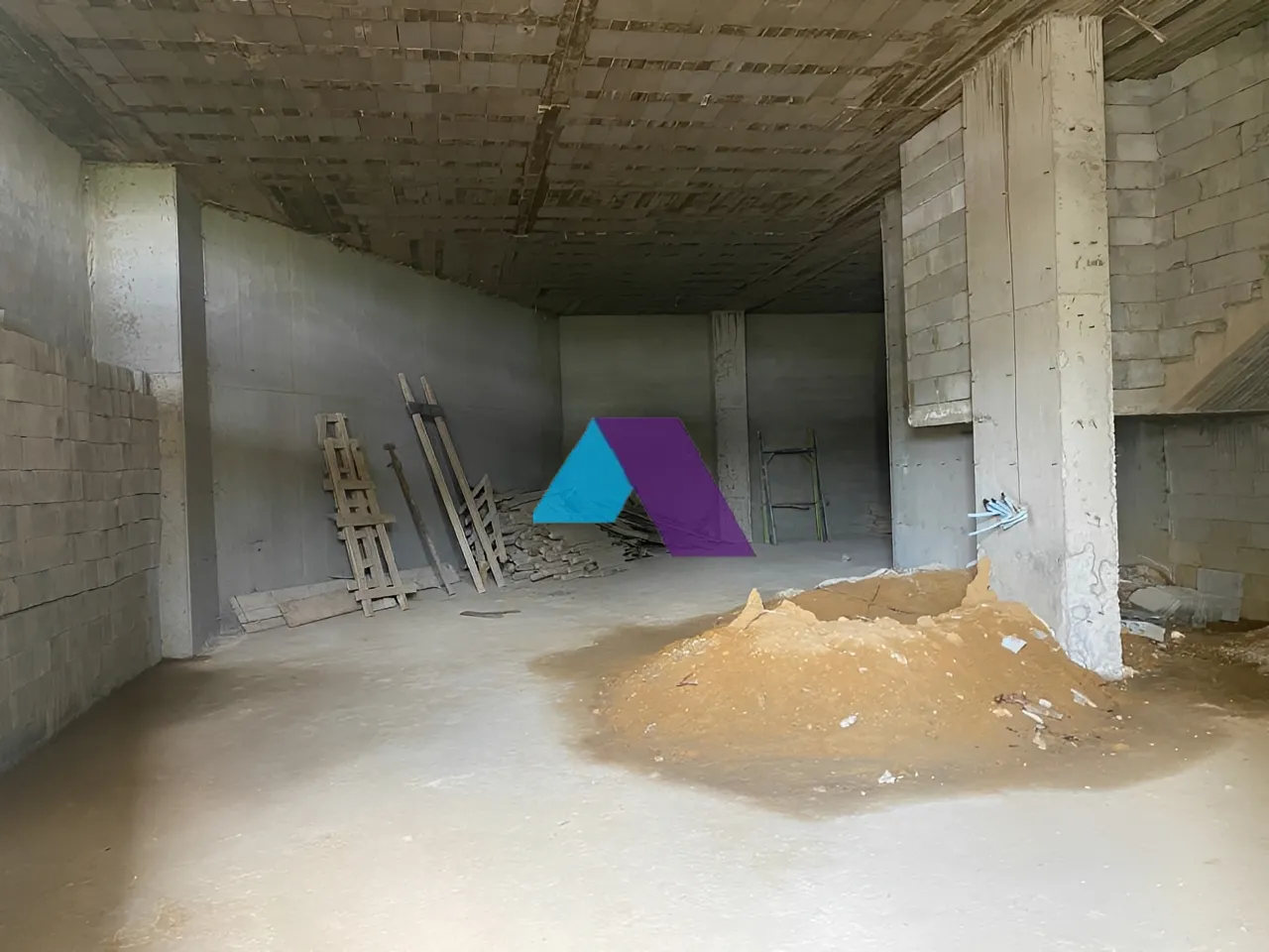 Warehouse for sale in Ghadras