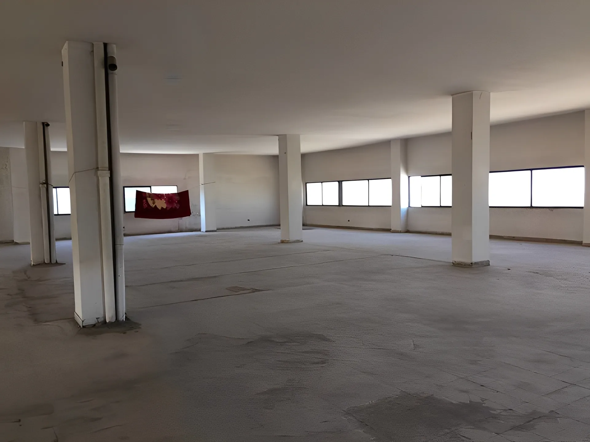 Showroom Property For Sale in Metn, Dawra