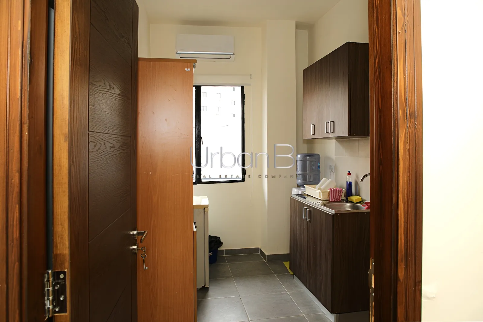 Office for rent in Baouchriyeh