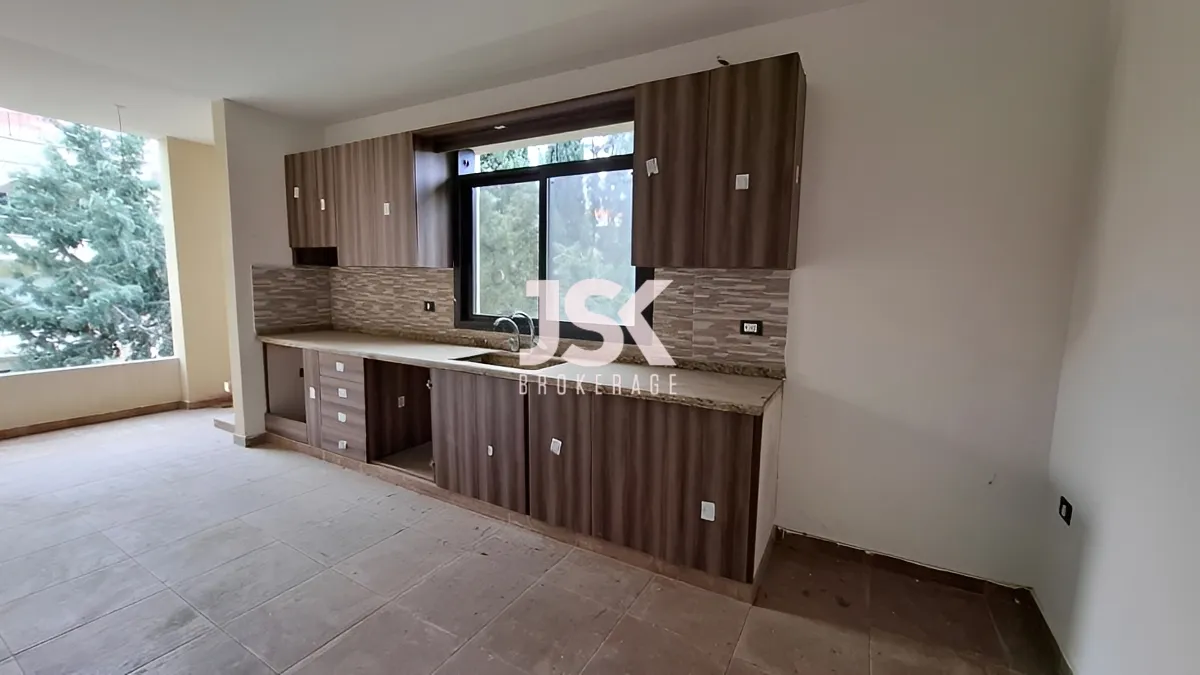 Apartment for Sale in Aamchit, Lebanon - 3 bed, 3 bath