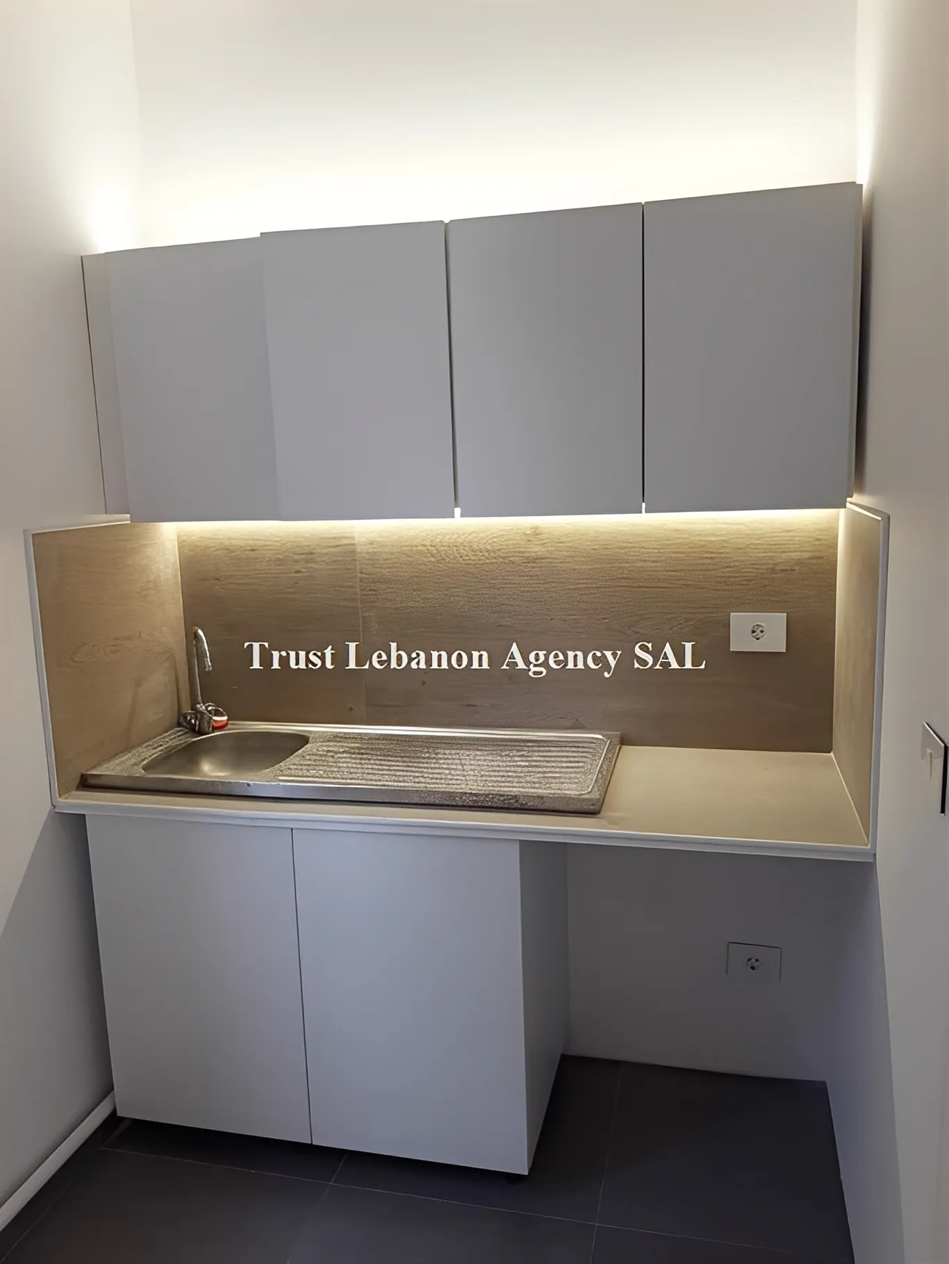 Office for rent in Keserwan, Adonis