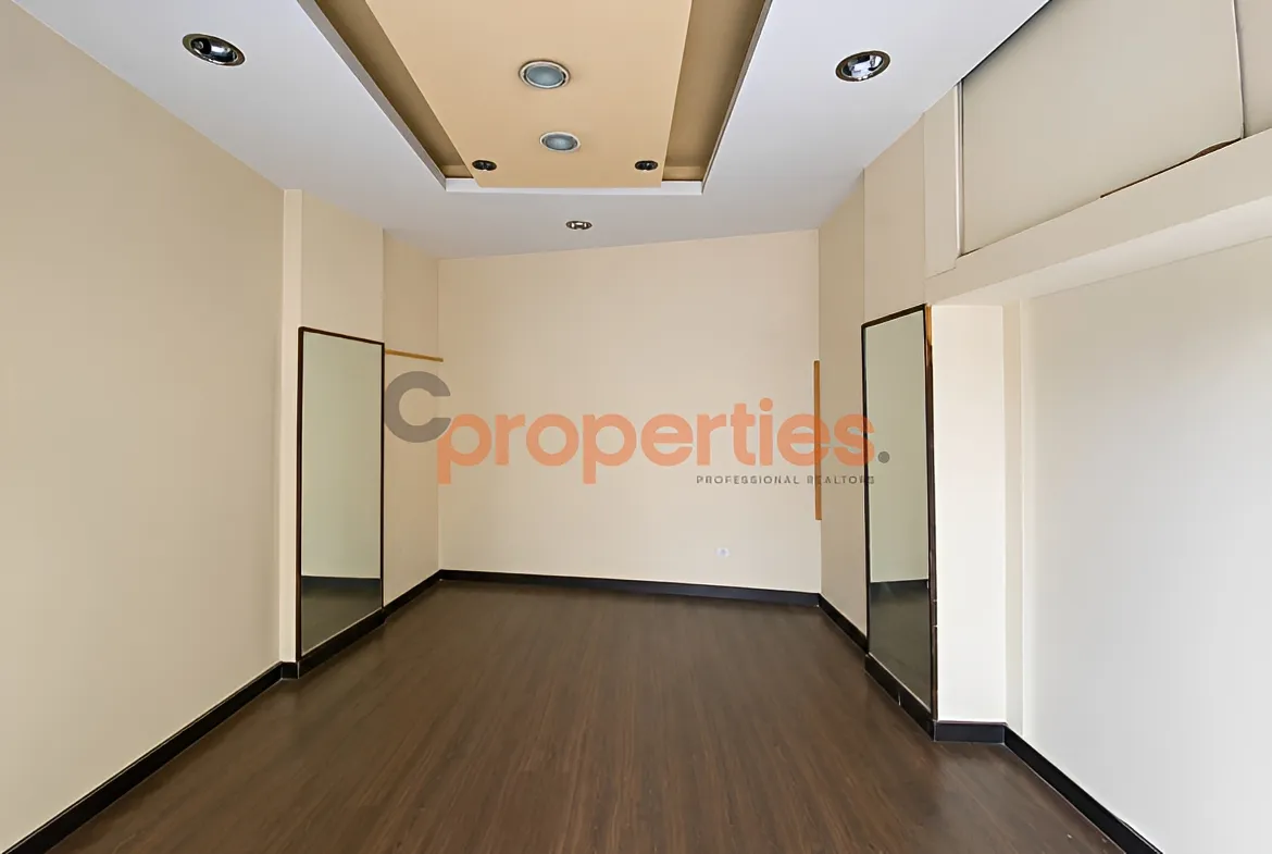 Shop for Rent in Remeil