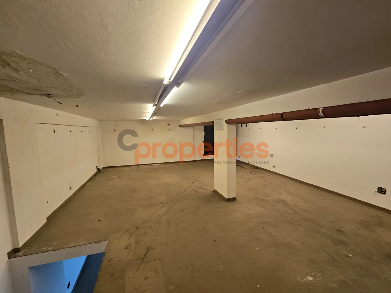 Shop for Rent in Forn El Chebbak