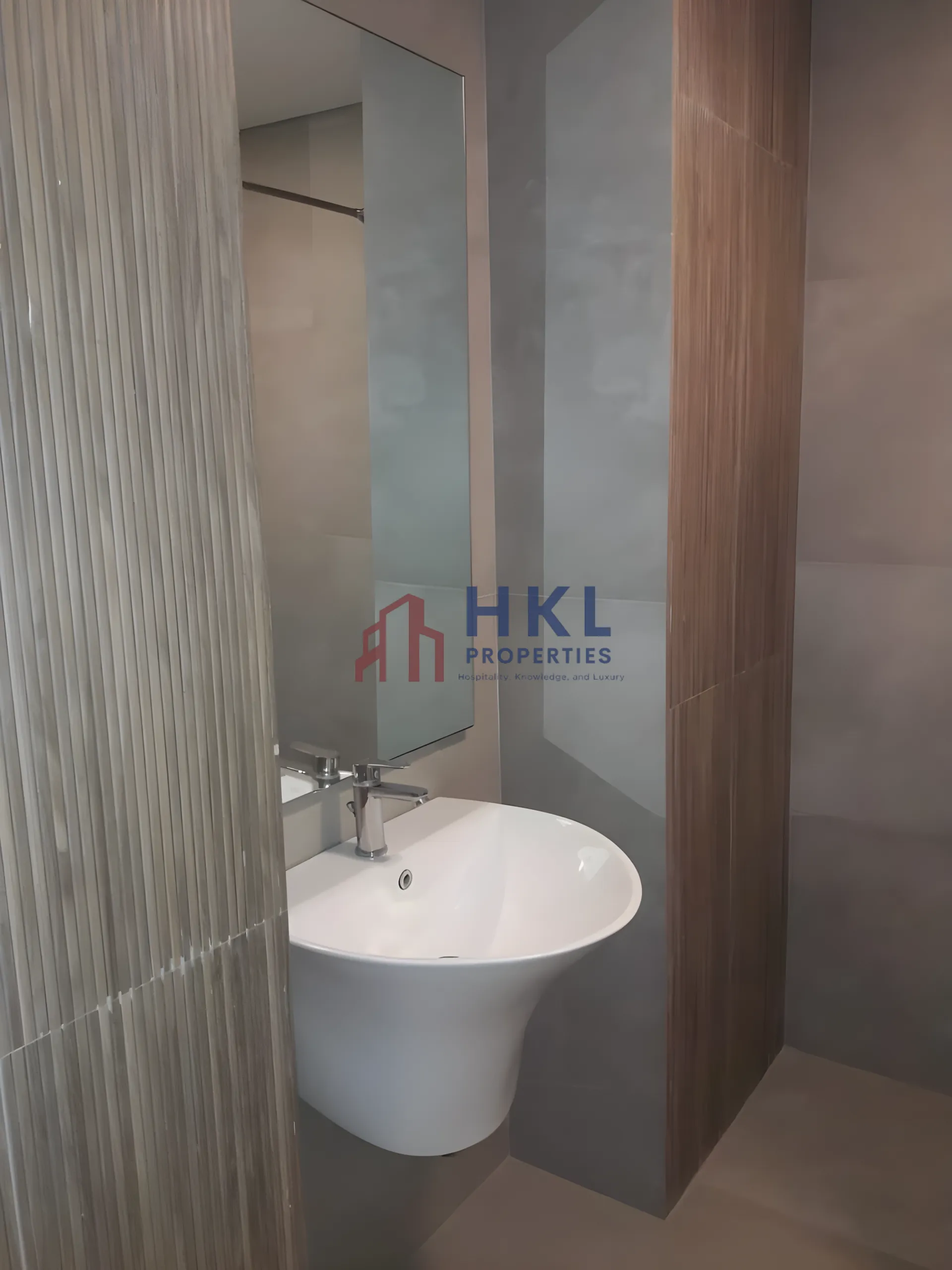 Apartment for rent in Clemenceau, Bayrut, Lebanon - 3 bed, 4 bath