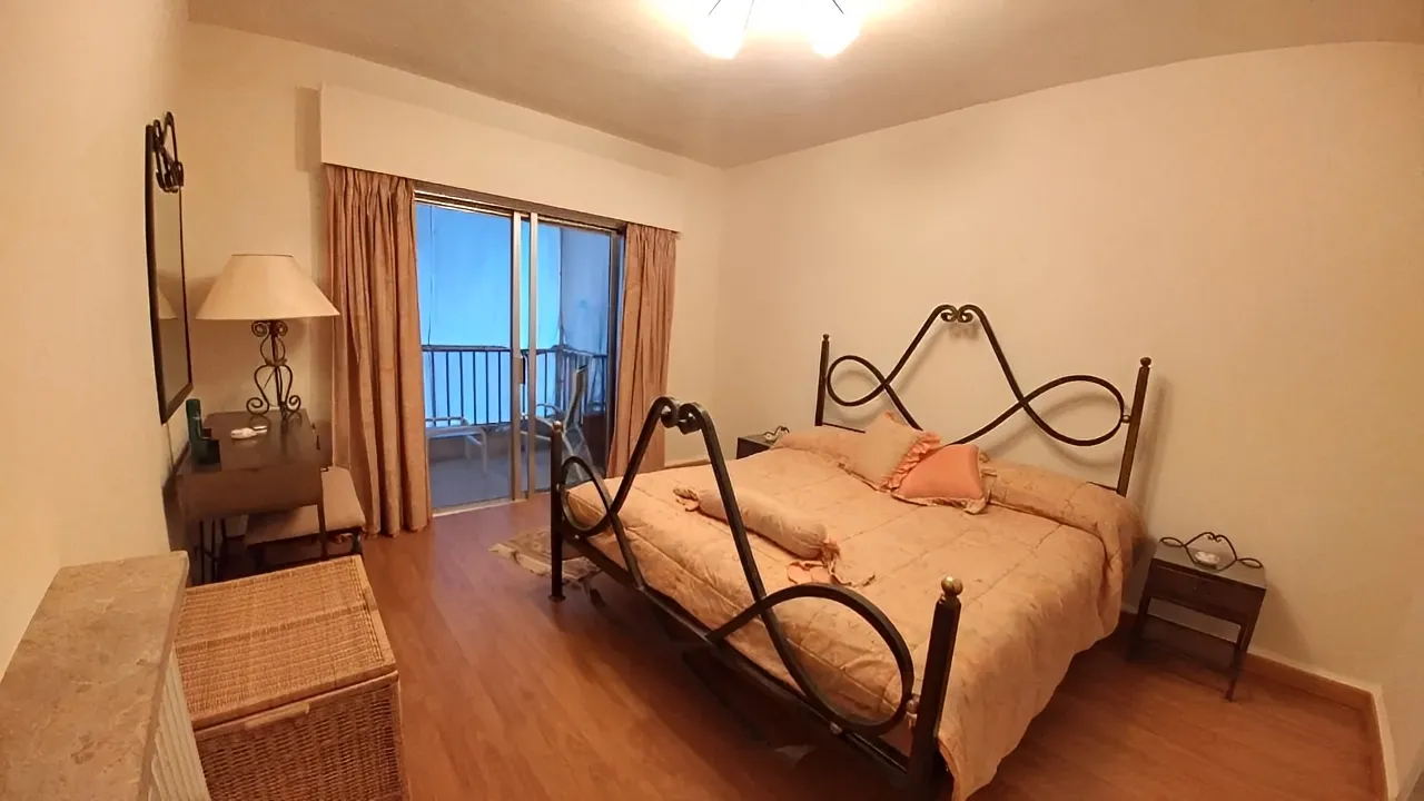 Apartment for Sale in Ballouneh