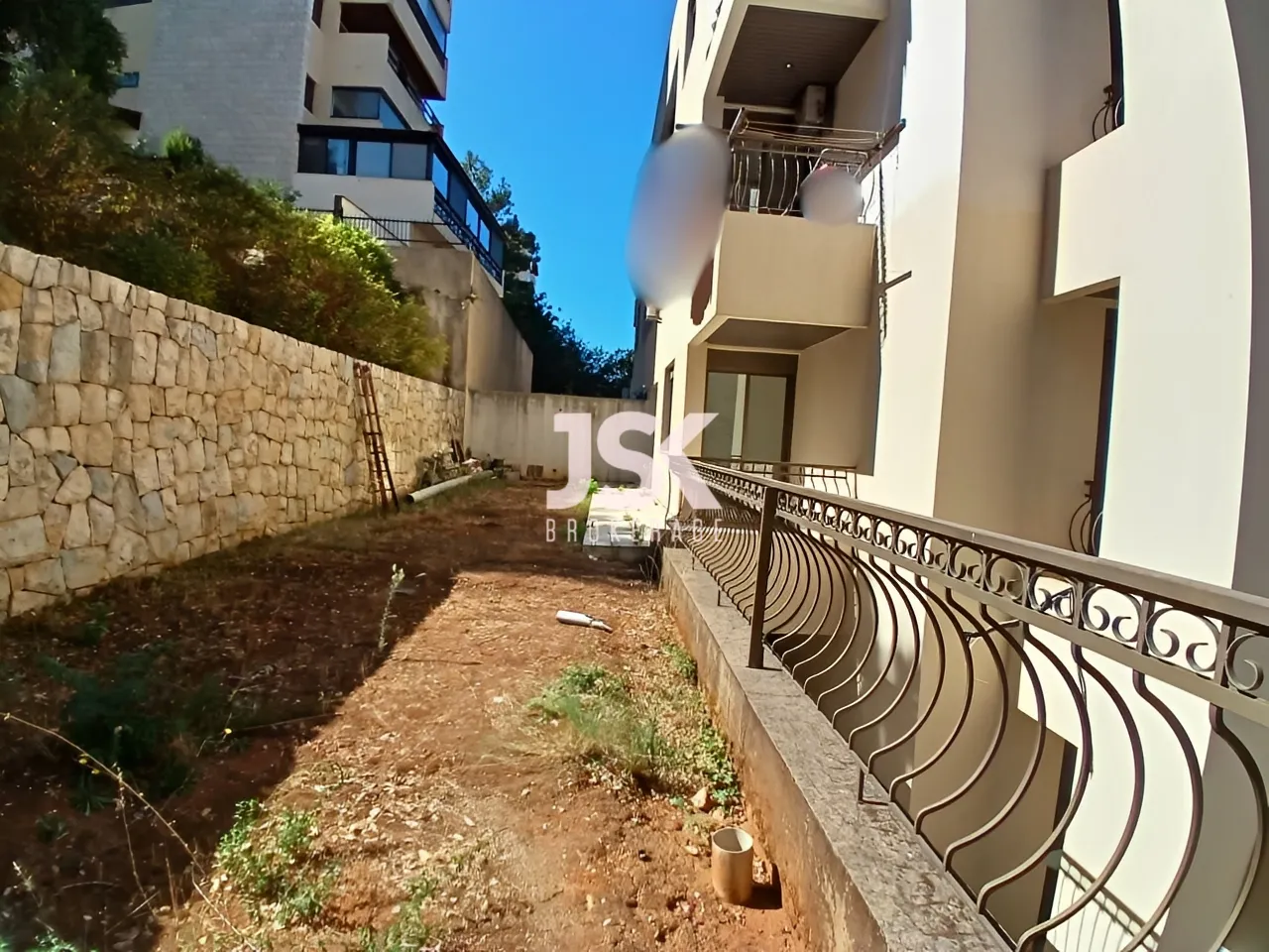 Apartment for Sale in Cornet Chahwan