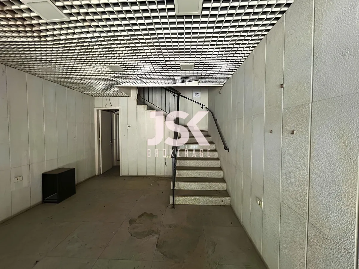 Office for Sale in Badaro