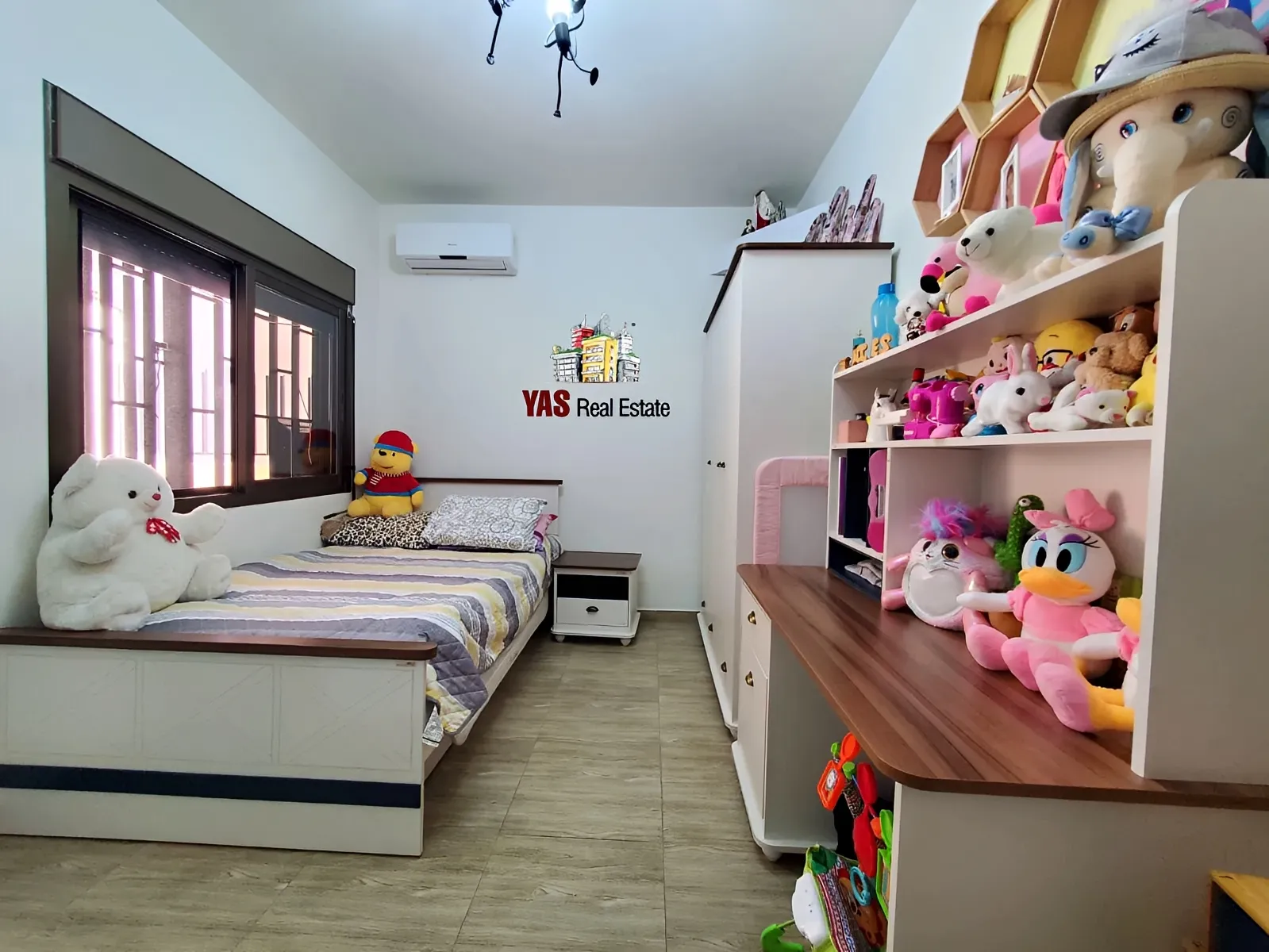 Apartment for Sale in Adonis - 4 bed, 2 bath