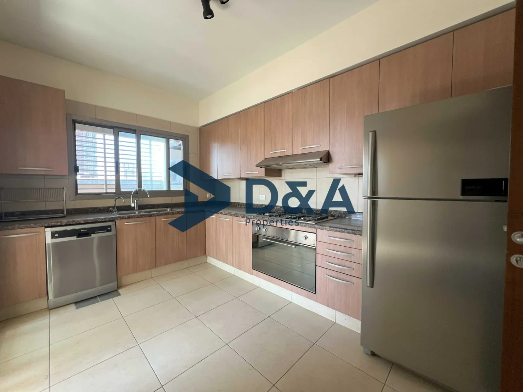 Apartment for rent in Achrafieh, Beirut, Lebanon - 3 bed, 4 bath