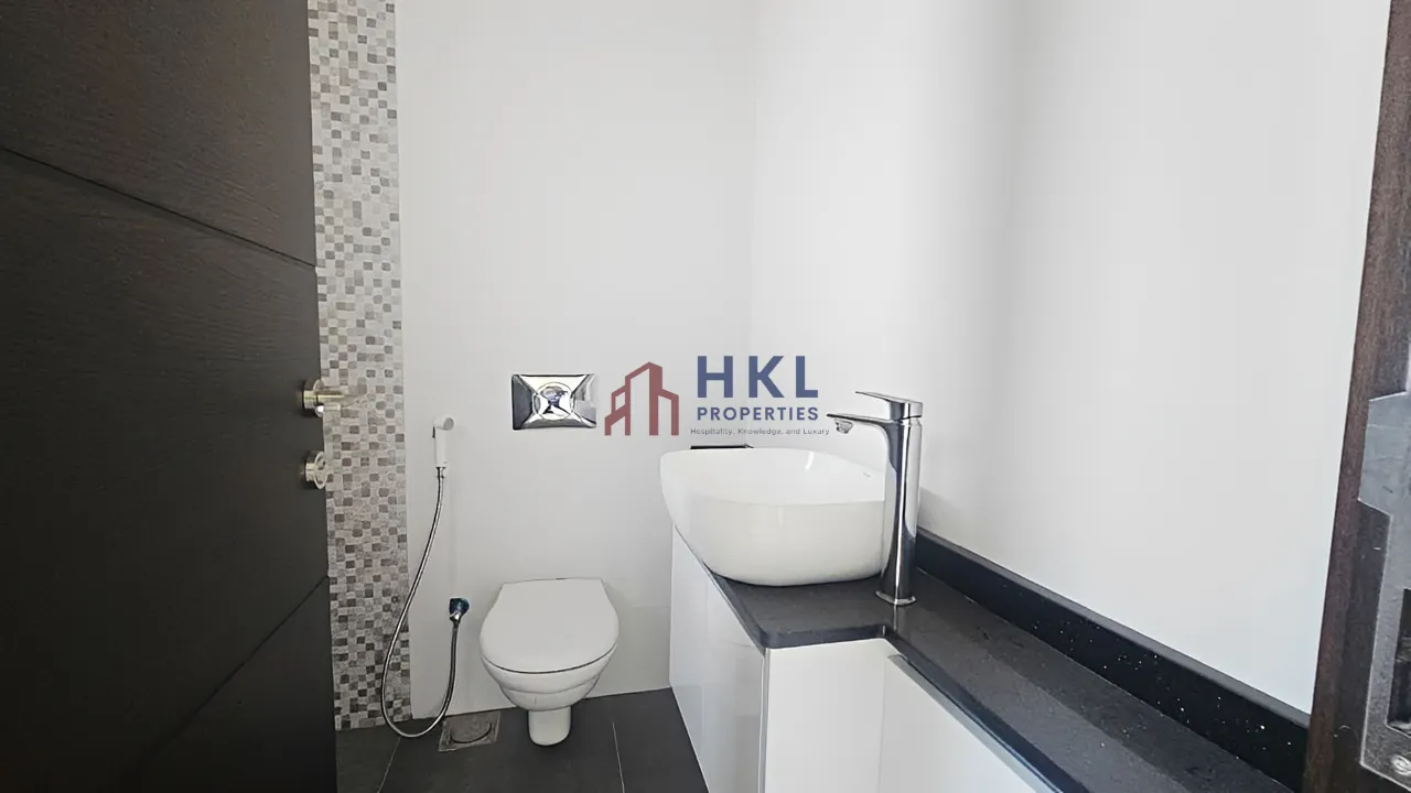 Apartment for rent in Hamra, Beirut, Lebanon - 3 bed, 3 bath