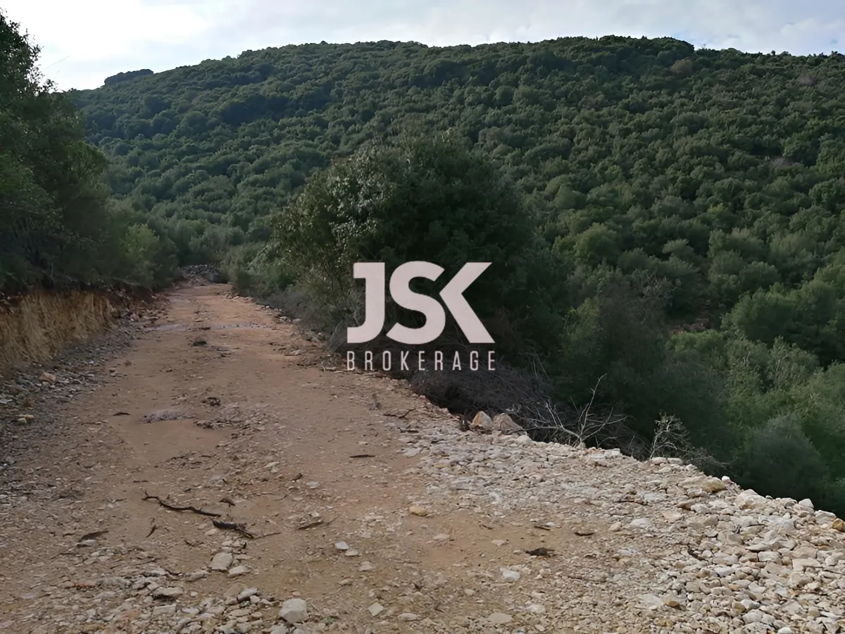 Land for Sale in Bijdarfel , Lebanon