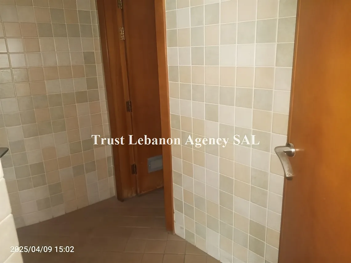 Office for rent in Beirut, Mina El Hosn