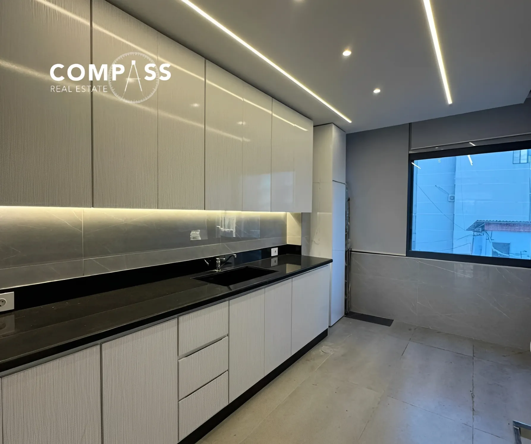 Apartment for sale in Raoucheh, Beirut, Lebanon - 3 bed, 2 bath
