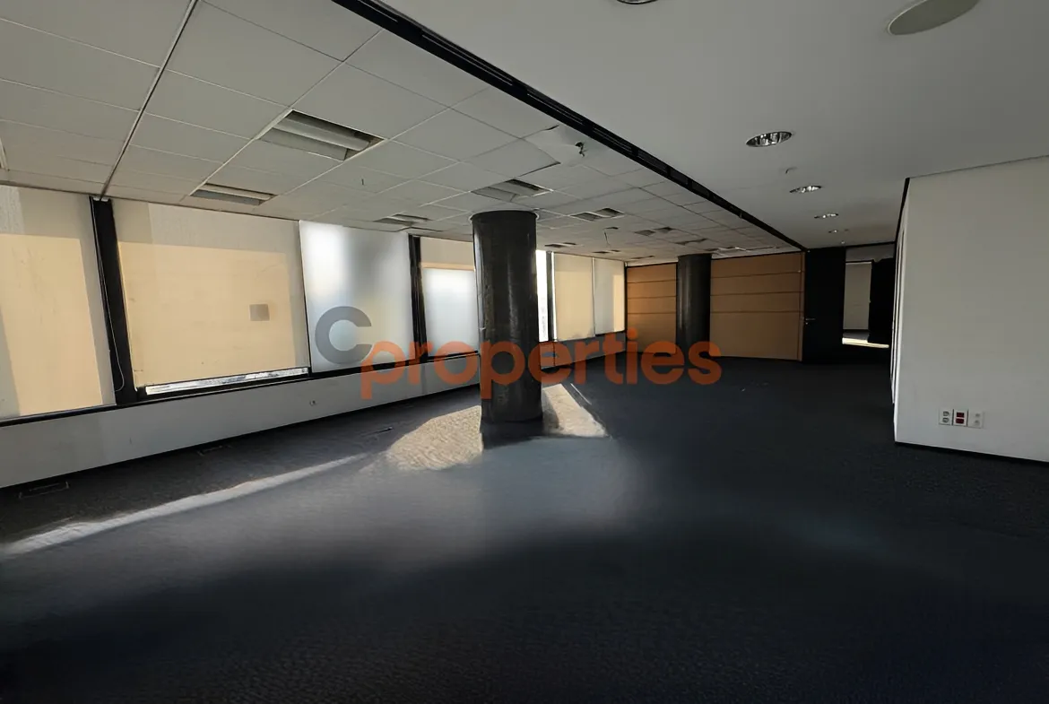 Office for Rent in Forn El Chebbak