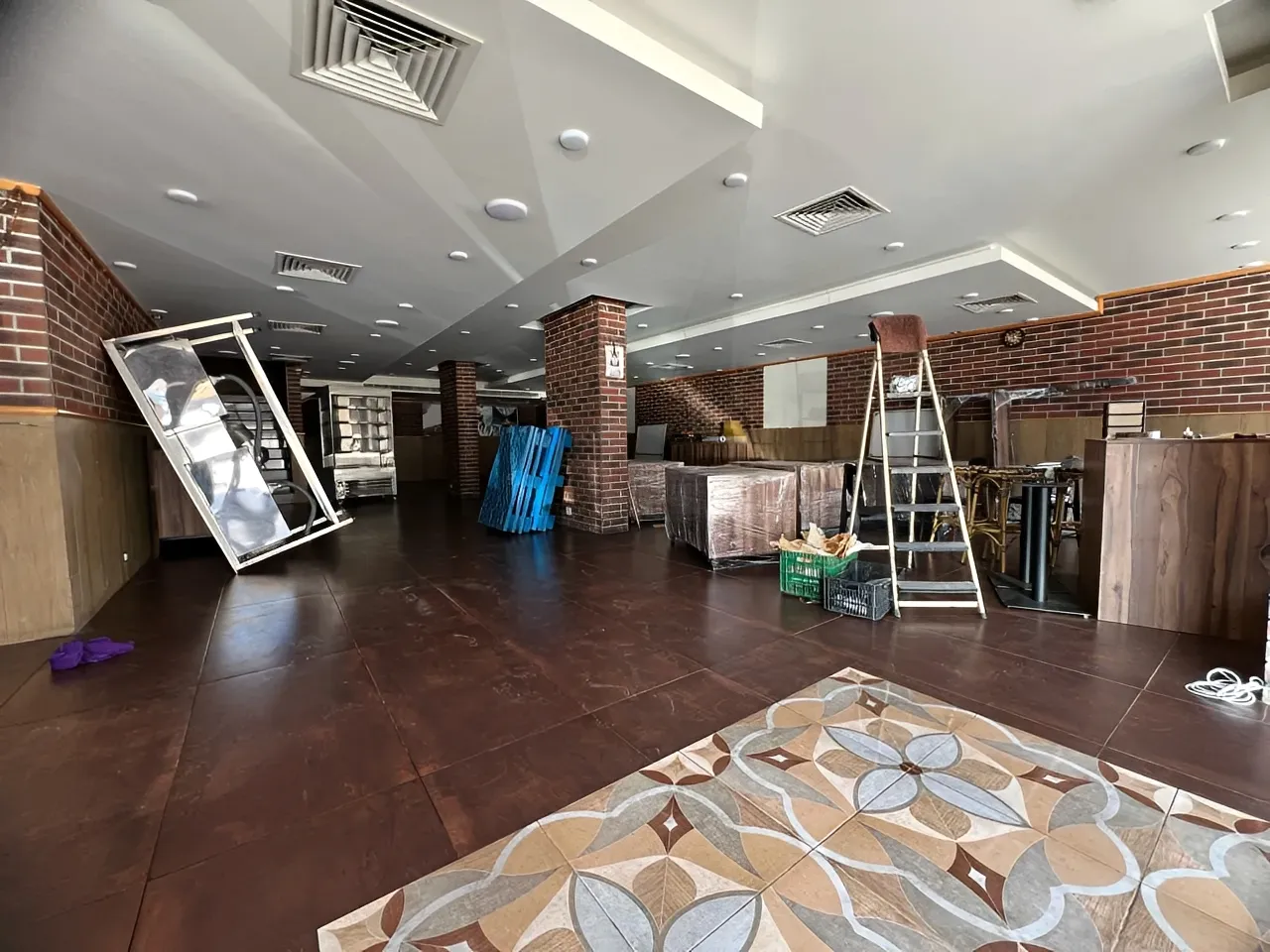Restaurant for rent in Jounieh
