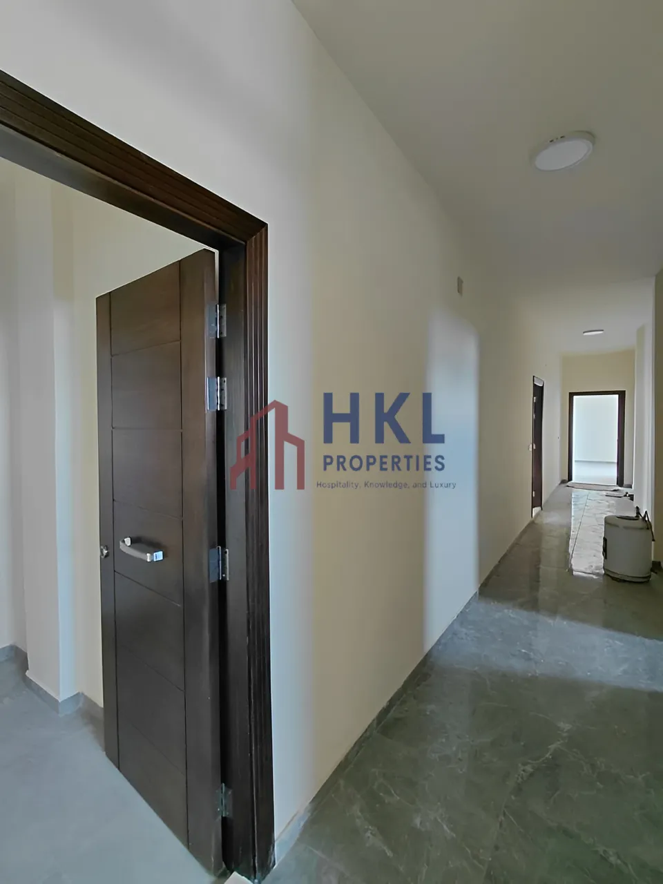Office for rent in Dekwaneh