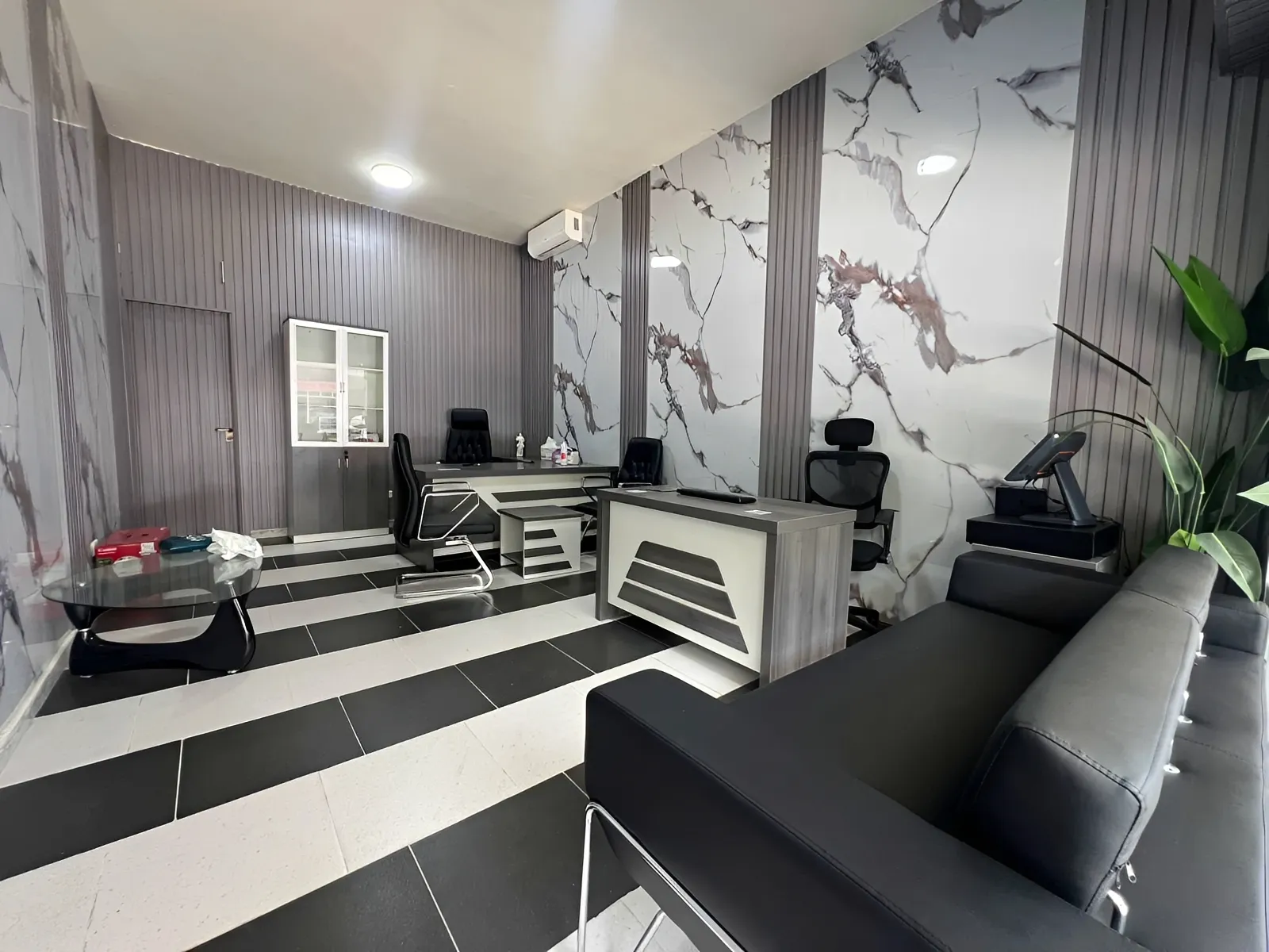 Shop for Rent in Adonis