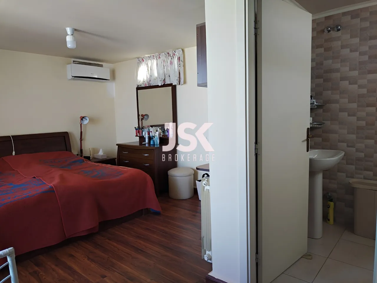 Villa for Sale in Haret Sakher