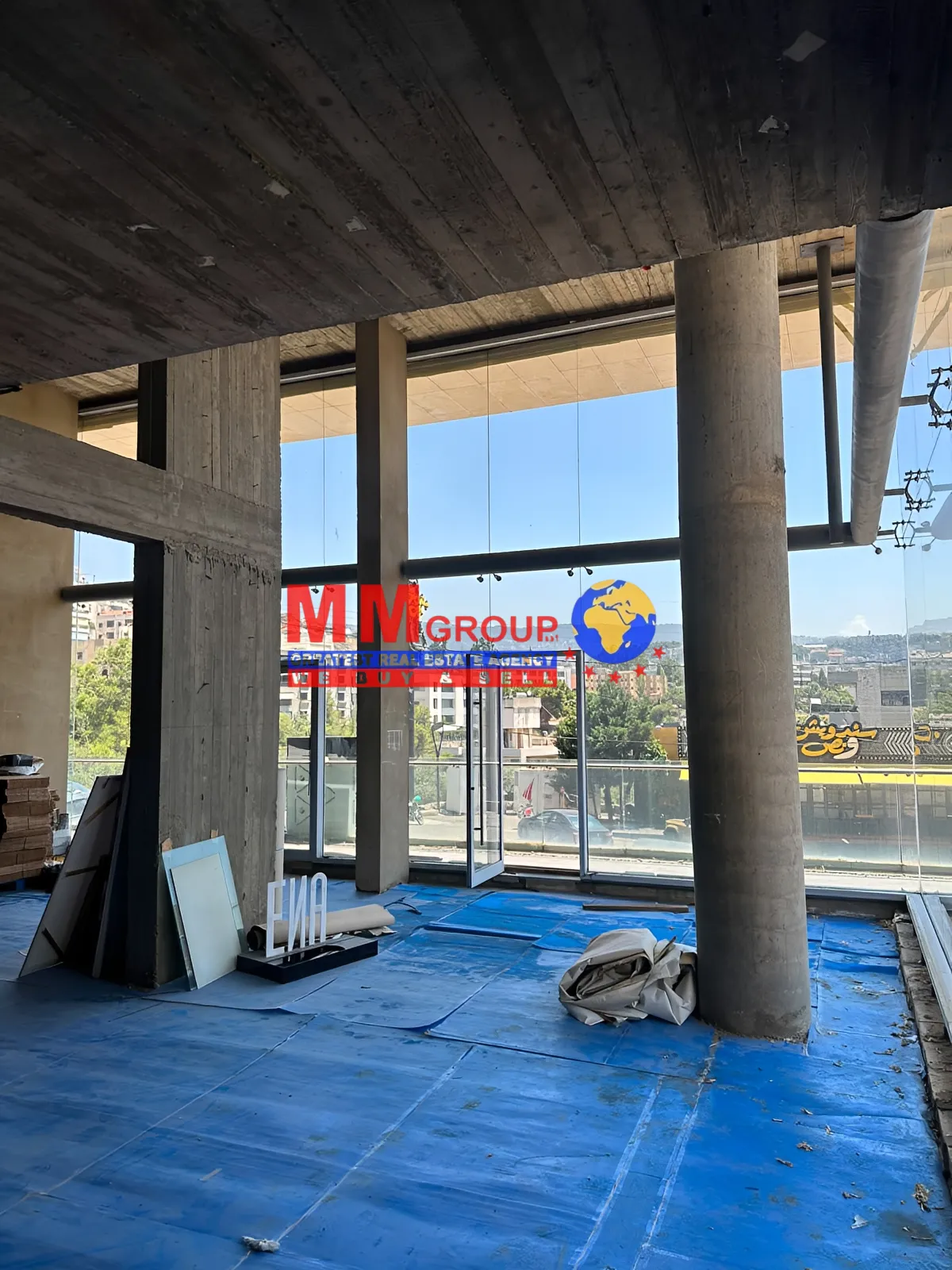 Showroom for rent in Mansourieh