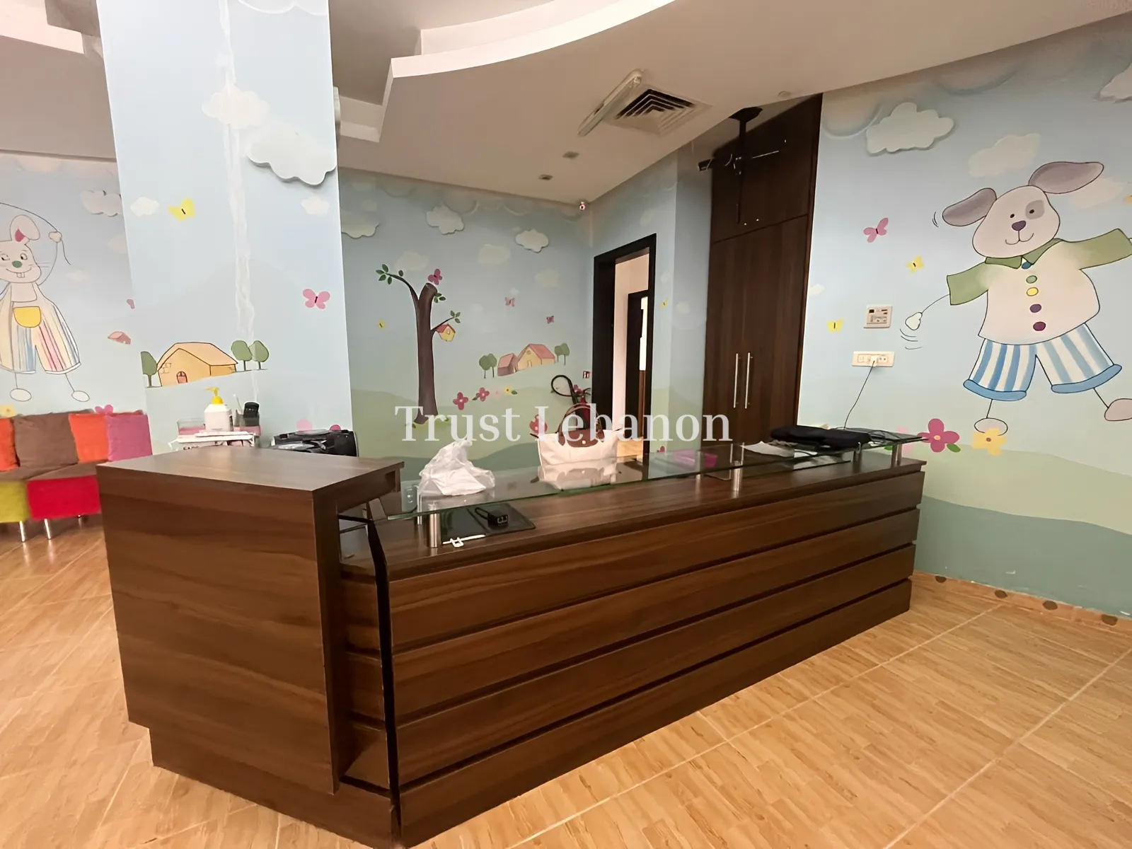 Office for rent in Zikrit